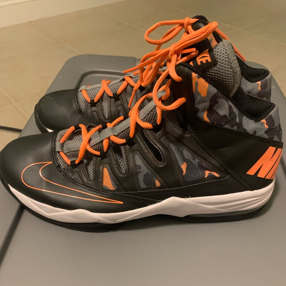 Nike Air Max Hyperdunks Basketball Sneakers